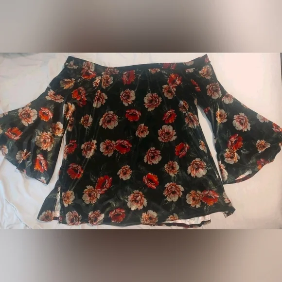 Torrid Black Floral Off-Shoulder Top - Picture 2 of 5